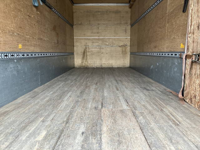 三菱ふそうファイターアルミバン中型（4t）[写真09]