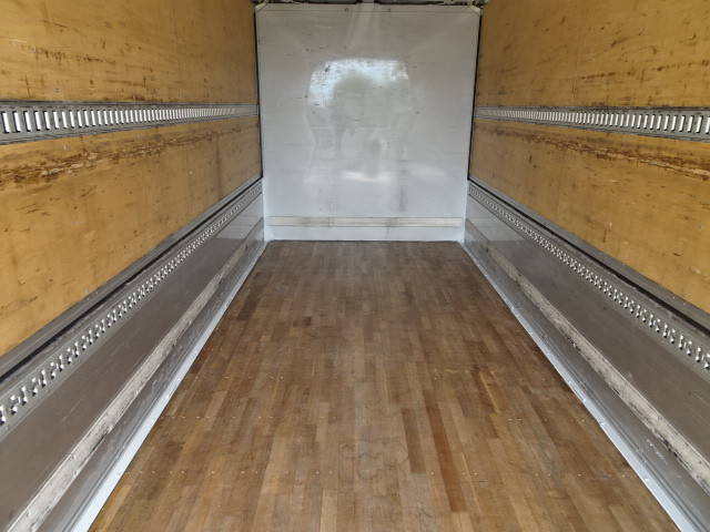 いすゞフォワードアルミウイング中型（4t）[写真12]