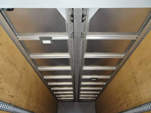 いすゞフォワードアルミウイング中型（4t）[写真15]