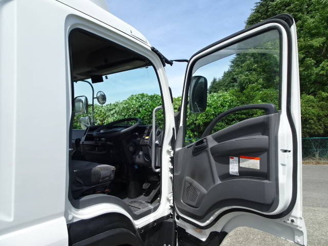 いすゞフォワードアルミウイング中型（4t）[写真22]