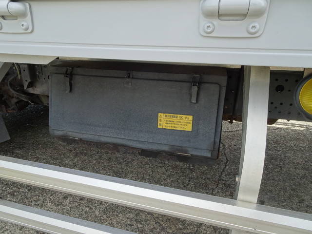 いすゞフォワードアルミウイング中型（4t）[写真30]