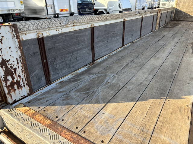 三菱ふそうファイターセルフクレーン5段中型（4t）[写真11]