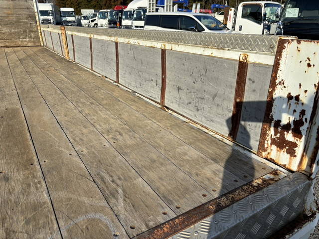 三菱ふそうファイターセルフクレーン5段中型（4t）[写真12]