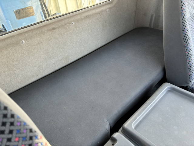 三菱ふそうファイターセルフクレーン5段中型（4t）[写真20]