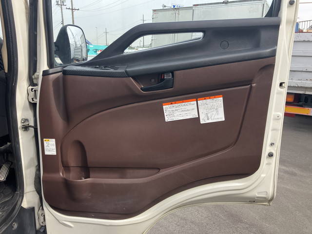 日野レンジャー冷凍車（冷蔵車）中型（4t）[写真23]