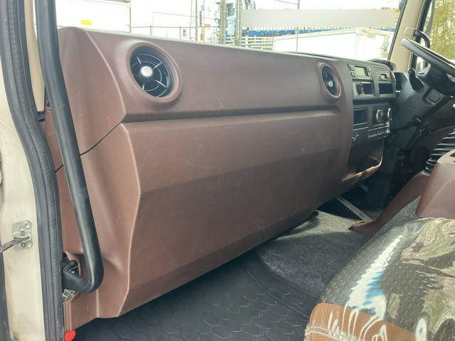 日野レンジャー冷凍車（冷蔵車）中型（4t）[写真24]