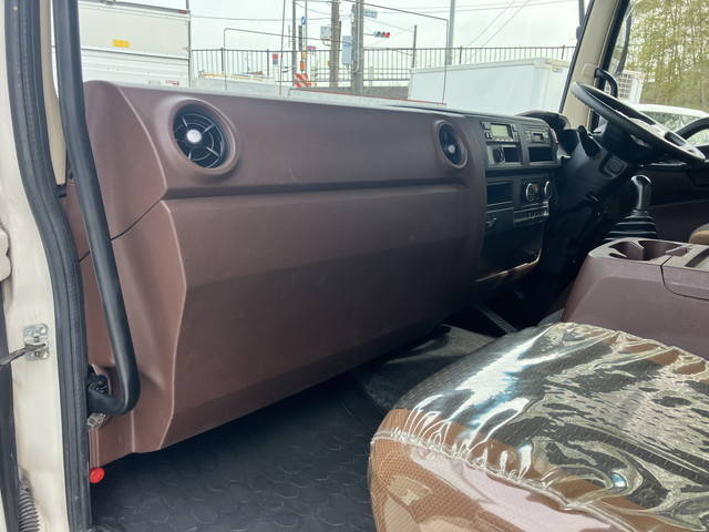 日野レンジャー冷凍車（冷蔵車）中型（4t）[写真26]