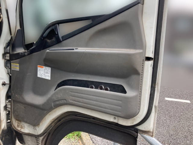 三菱ふそうキャンターダンプ小型（2t・3t）[写真16]