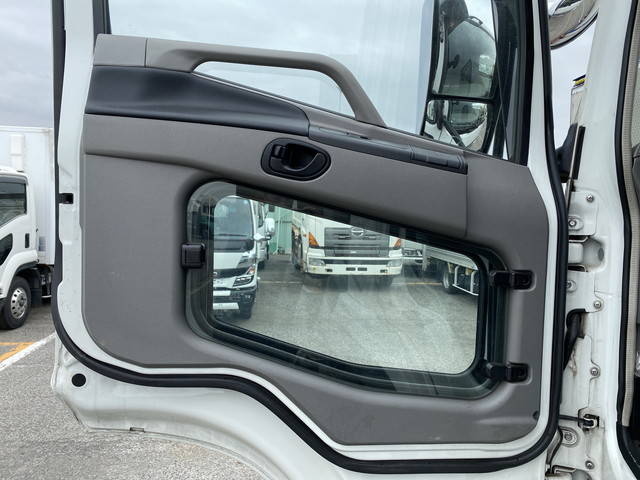 三菱ふそうスーパーグレートセルフローダー大型（10t）[写真25]