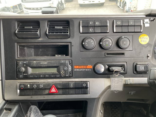 三菱ふそうスーパーグレートセルフローダー大型（10t）[写真35]