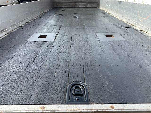 いすゞフォワードクレーン4段中型（4t）[写真10]