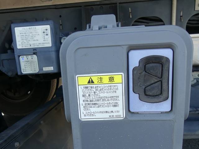 いすゞフォワードアルミウイング中型（4t）[写真15]