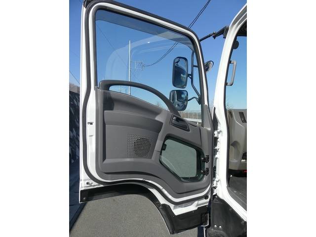 いすゞフォワードアルミウイング中型（4t）[写真23]