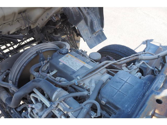 いすゞフォワードコンテナ専用車増トン（6t・8t）[写真27]