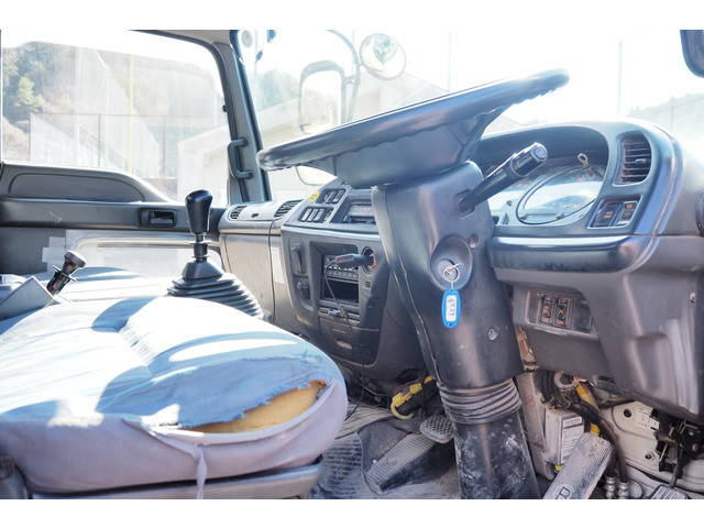 いすゞフォワードコンテナ専用車増トン（6t・8t）[写真31]