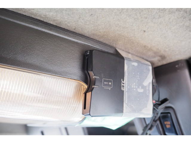 いすゞフォワードコンテナ専用車増トン（6t・8t）[写真36]