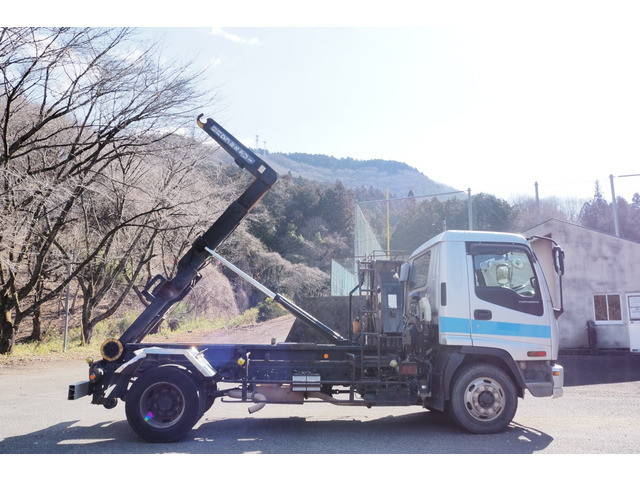 いすゞフォワードコンテナ専用車増トン（6t・8t）[写真09]