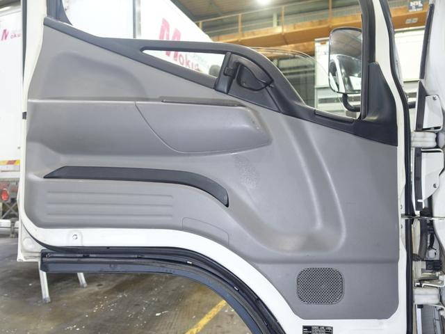 三菱ふそうキャンターアルミバン小型（2t・3t）[写真29]