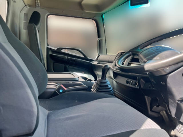 日野レンジャーアルミバン中型（4t）[写真31]