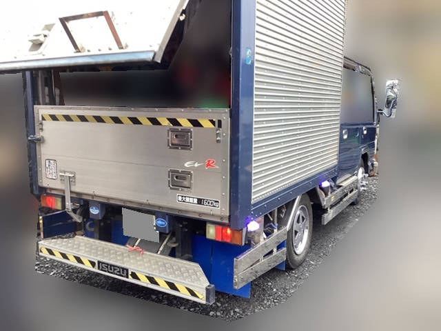 いすゞエルフアルミバン小型（2t・3t）[写真05]