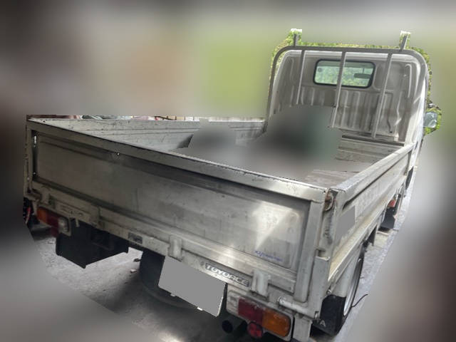 トヨタトヨエース平ボディ小型（2t・3t）[写真02]