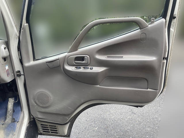 トヨタトヨエース平ボディ小型（2t・3t）[写真24]