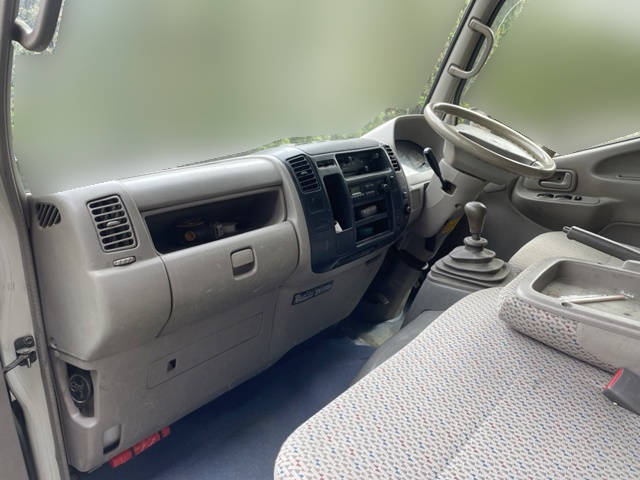 トヨタトヨエース平ボディ小型（2t・3t）[写真25]