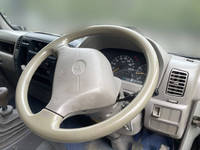 トヨタトヨエース平ボディ小型（2t・3t）[写真31]