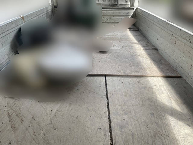 トヨタトヨエース平ボディ小型（2t・3t）[写真09]