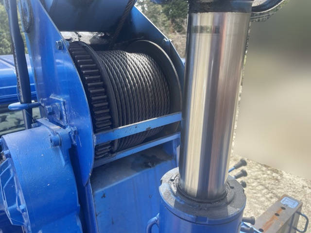 三菱ふそうキャンターダンプ・クレーン付小型（2t・3t）[写真13]