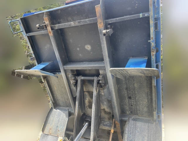 三菱ふそうキャンターダンプ・クレーン付小型（2t・3t）[写真17]