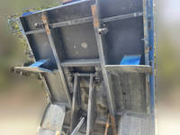 三菱ふそうキャンターダンプ・クレーン付小型（2t・3t）[写真17]