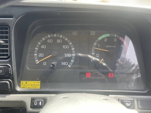 三菱ふそうキャンターダンプ・クレーン付小型（2t・3t）[写真37]