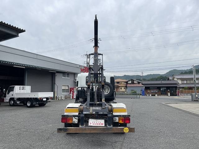 いすゞフォワードコンテナ専用車増トン（6t・8t）[写真10]