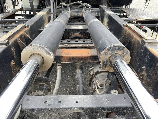 いすゞフォワードコンテナ専用車増トン（6t・8t）[写真11]