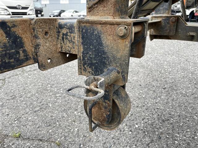 いすゞフォワードコンテナ専用車増トン（6t・8t）[写真14]