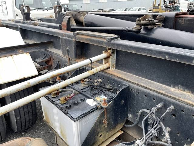 いすゞフォワードコンテナ専用車増トン（6t・8t）[写真21]