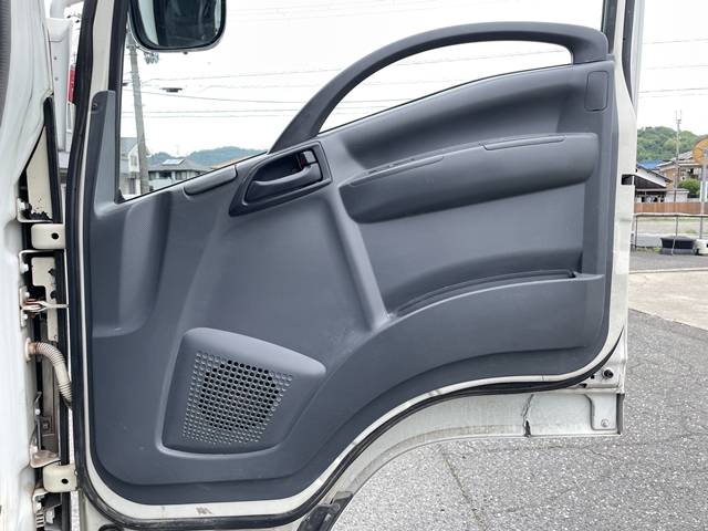 いすゞフォワードコンテナ専用車増トン（6t・8t）[写真29]