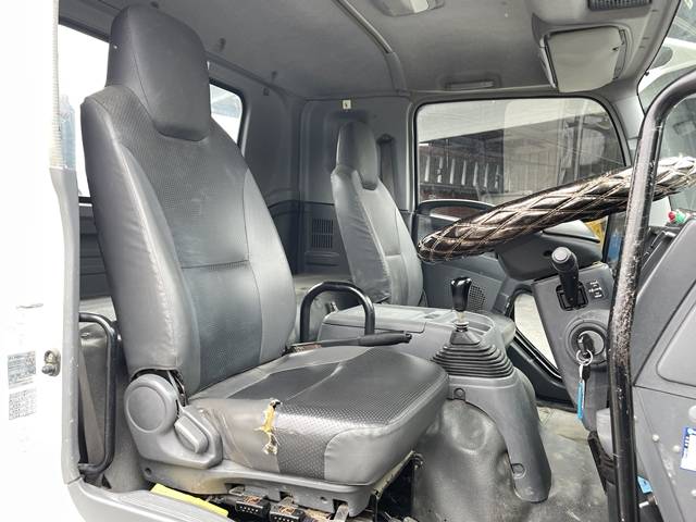 いすゞフォワードコンテナ専用車増トン（6t・8t）[写真34]