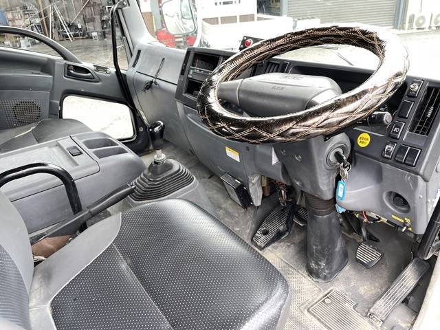 いすゞフォワードコンテナ専用車増トン（6t・8t）[写真35]