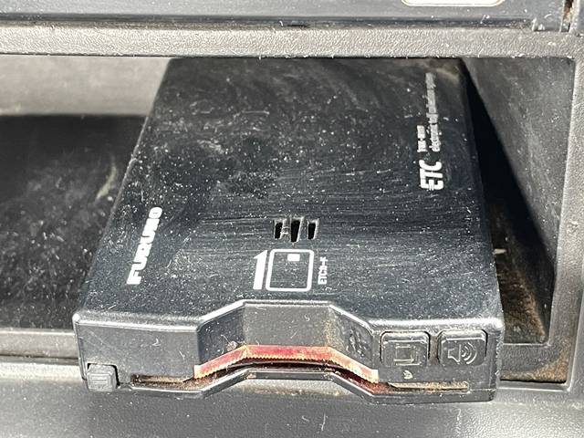 いすゞフォワードコンテナ専用車増トン（6t・8t）[写真38]