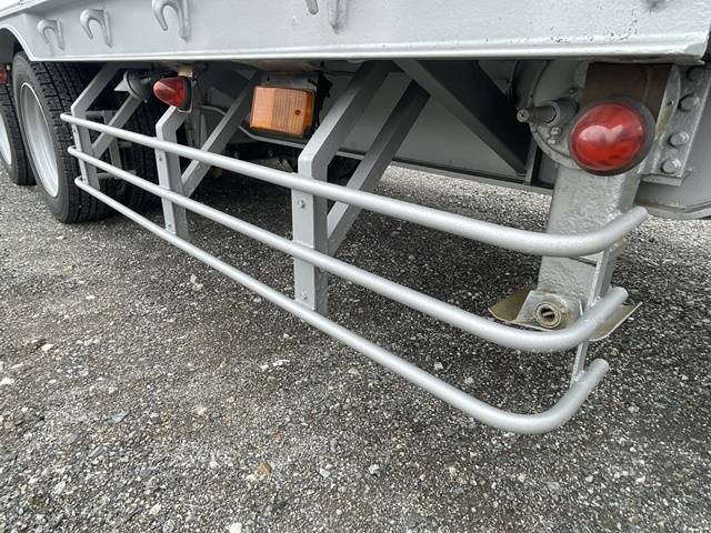 UDトラックスクオントレーラーヘッド（トラクターヘッド）大型（10t）[写真15]