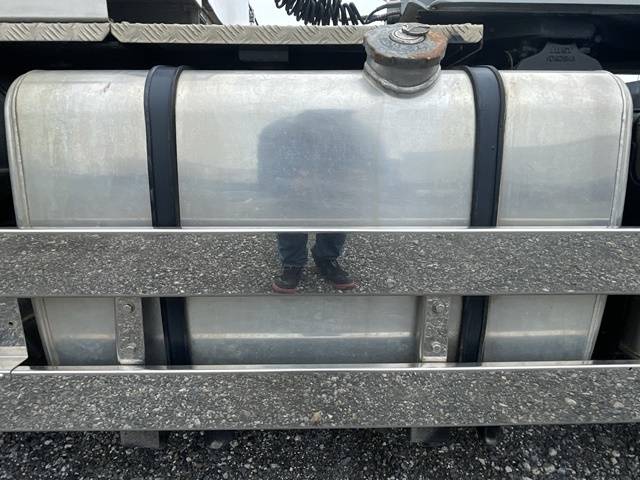 UDトラックスクオントレーラーヘッド（トラクターヘッド）大型（10t）[写真20]