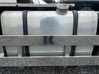 UDトラックスクオントレーラーヘッド（トラクターヘッド）大型（10t）[写真20]