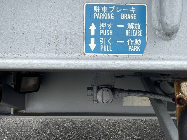 UDトラックスクオントレーラーヘッド（トラクターヘッド）大型（10t）[写真21]