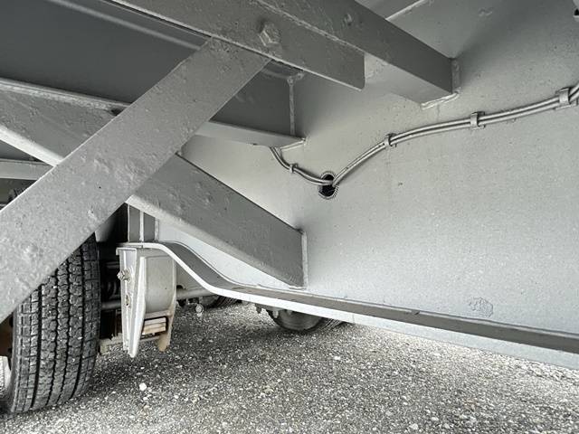 UDトラックスクオントレーラーヘッド（トラクターヘッド）大型（10t）[写真23]