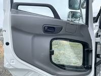 UDトラックスクオントレーラーヘッド（トラクターヘッド）大型（10t）[写真29]