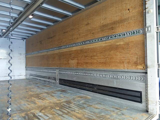 いすゞフォワードアルミウイング増トン（6t・8t）[写真10]