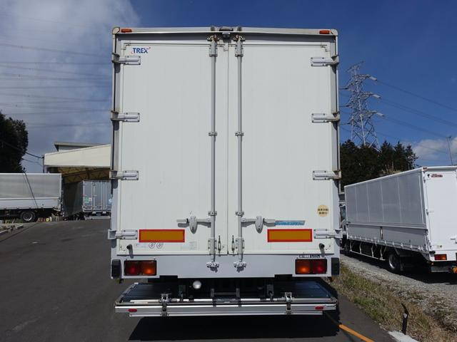 いすゞフォワードアルミウイング増トン（6t・8t）[写真06]