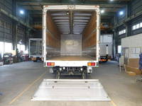 いすゞフォワードアルミウイング増トン（6t・8t）[写真08]